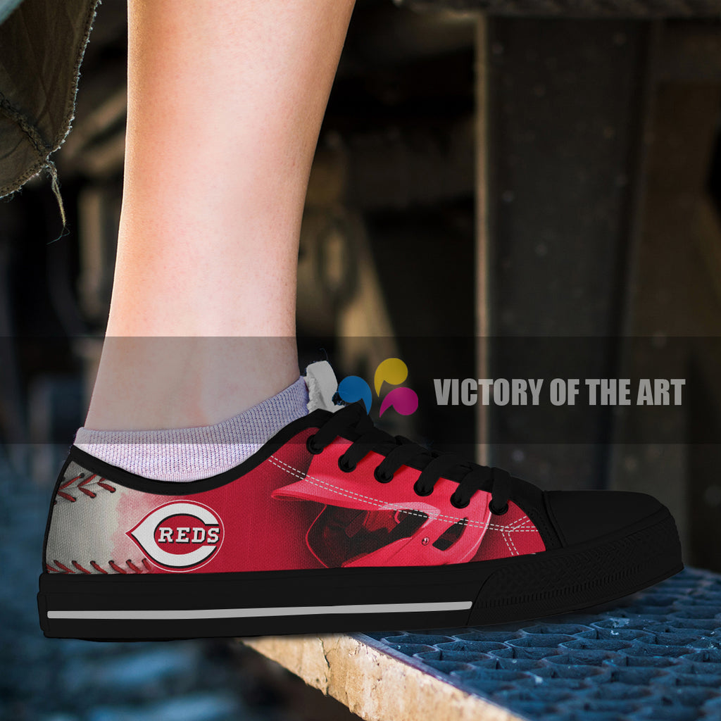 Artistic Scratch Of Cincinnati Reds Low Top Shoes