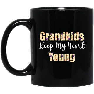 Colorful Grandkids Keep My Heart Young Mugs